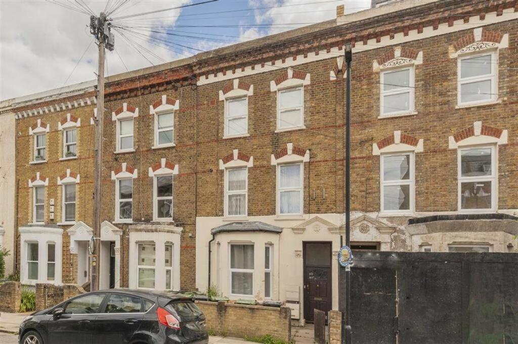 Appartement Lovely 2 Bedroom Garden Flat In *