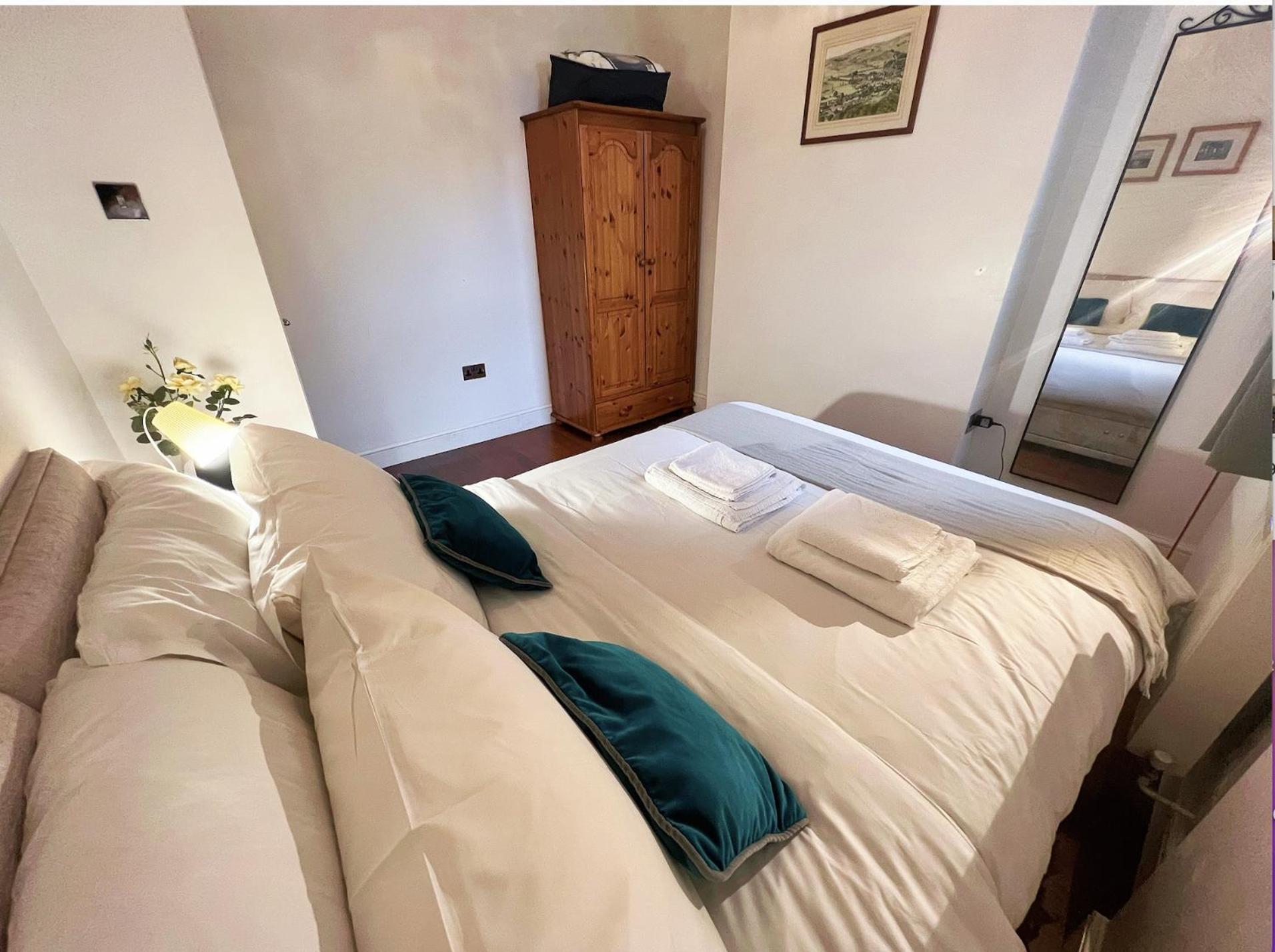 Lovely 2 Bedroom Garden Flat In Appartement