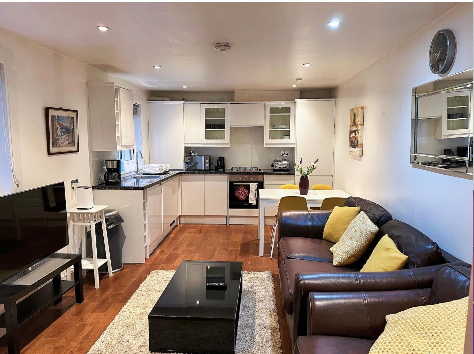 Lovely 2 Bedroom Garden Flat In Londres